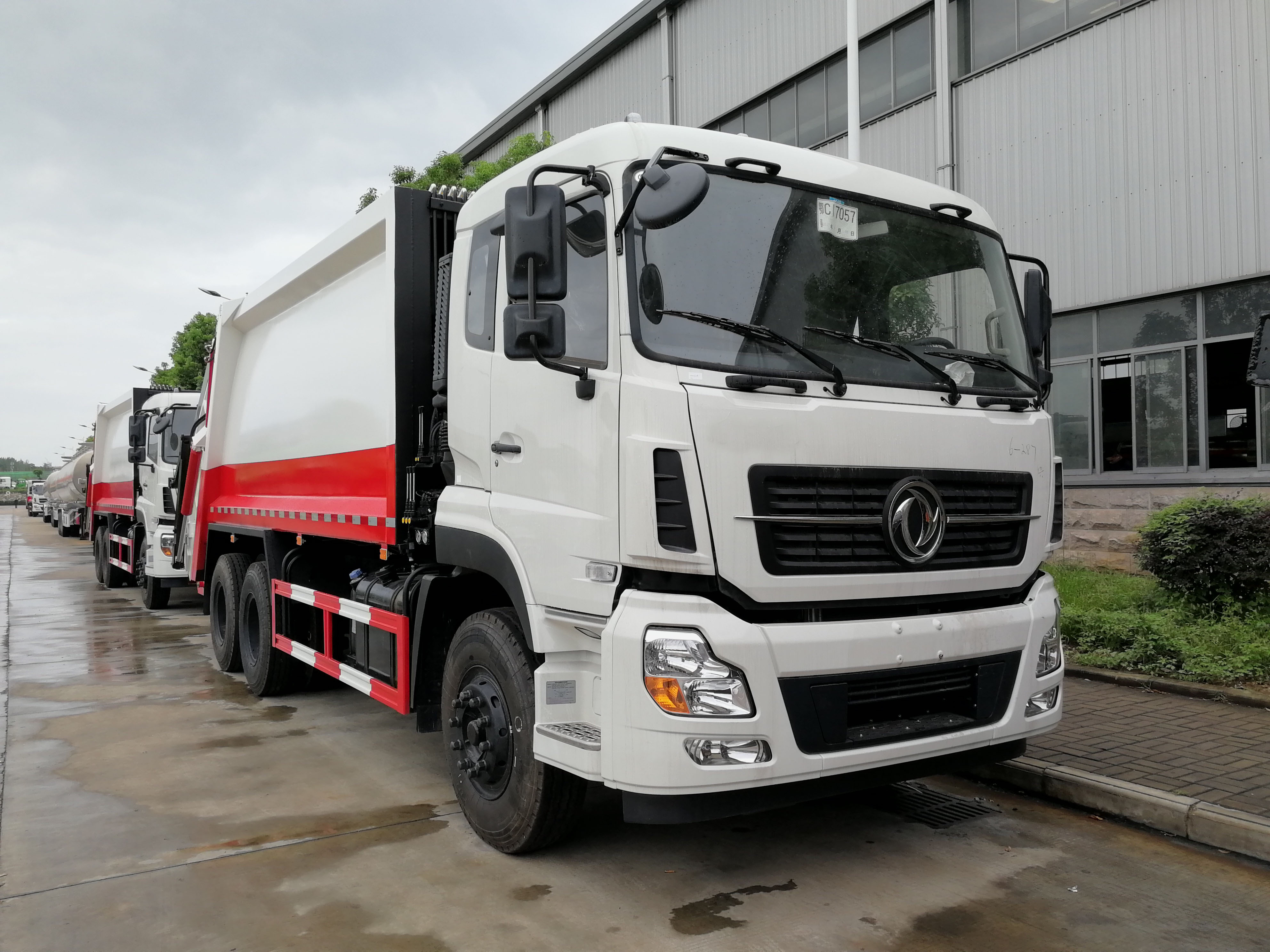 china-garbage-truck-with-compactor-for-sale-garbage-truck-with