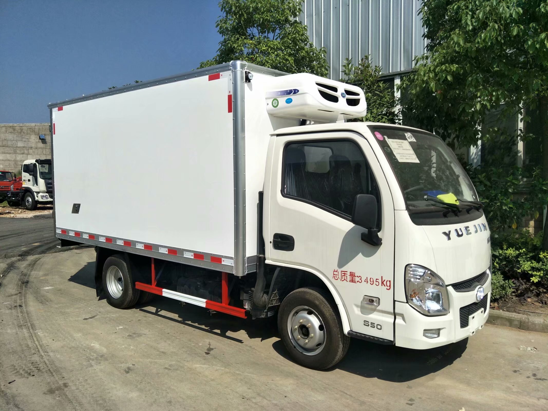 commercial refrigerated trucks for sale
