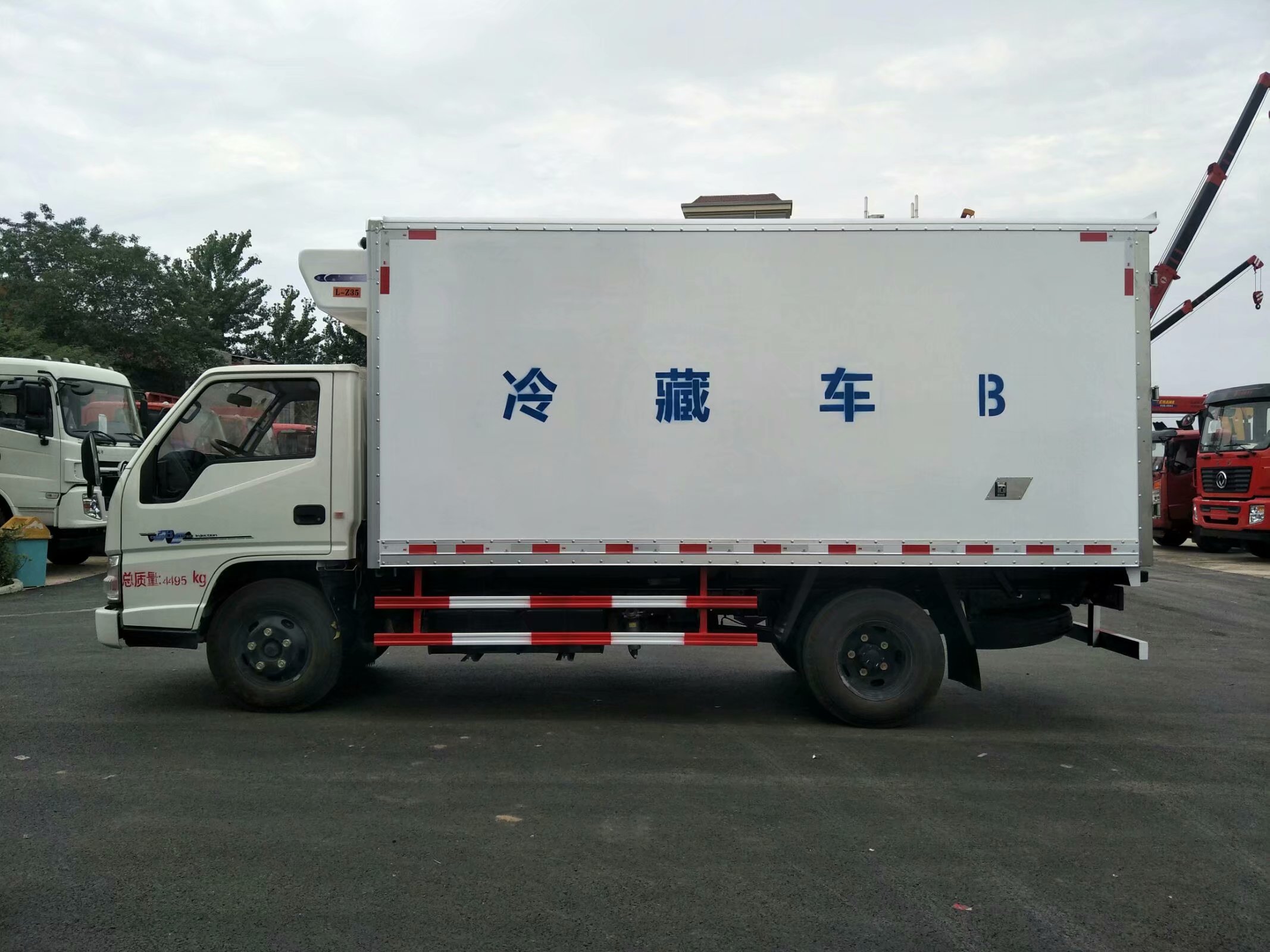 refrigerated-trucks-adjust-suitable-temperature-for-various-foods