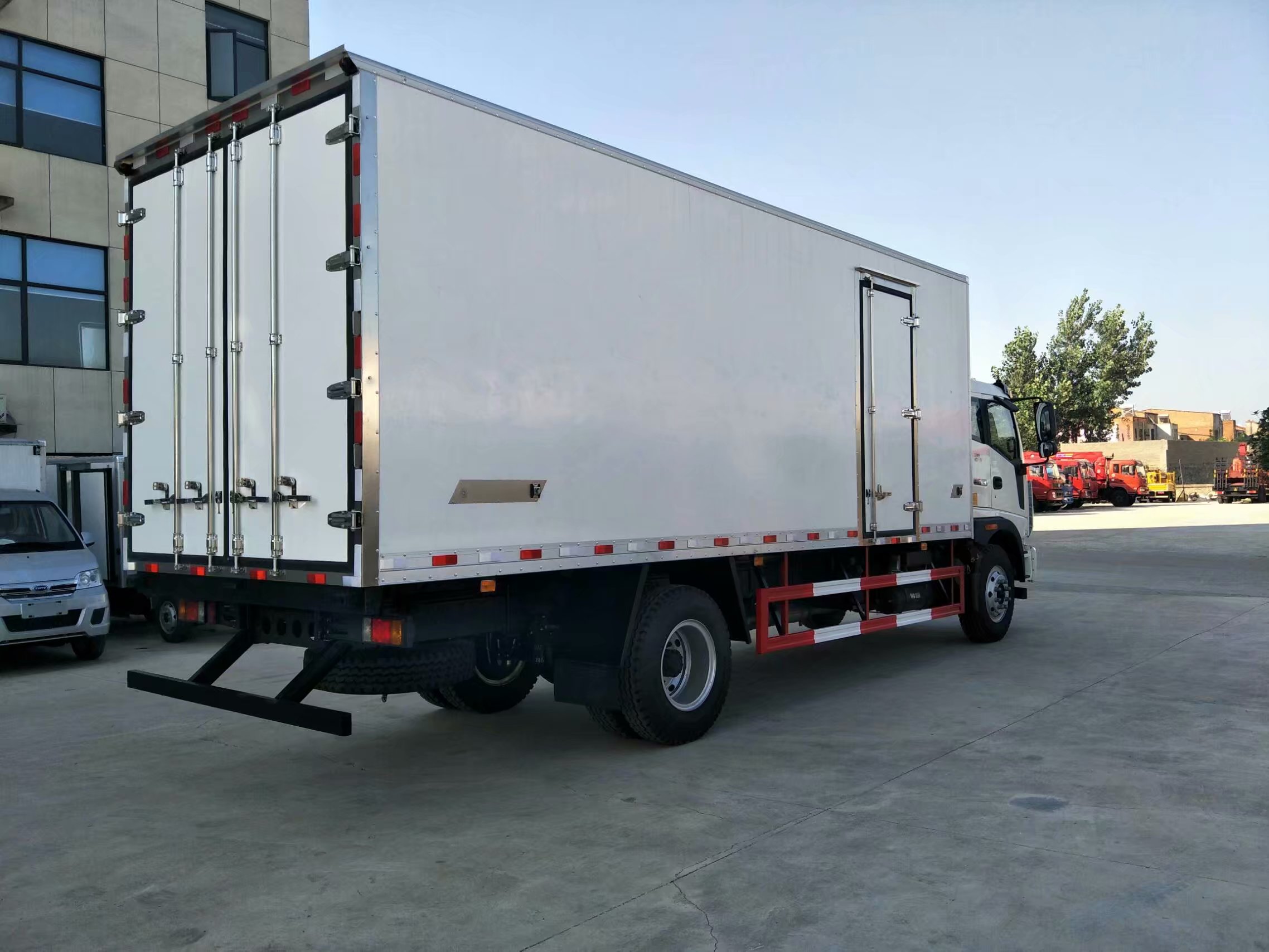 China Refrigerated Meat Truck for Sale - Reliable Refrigerated Truck ...