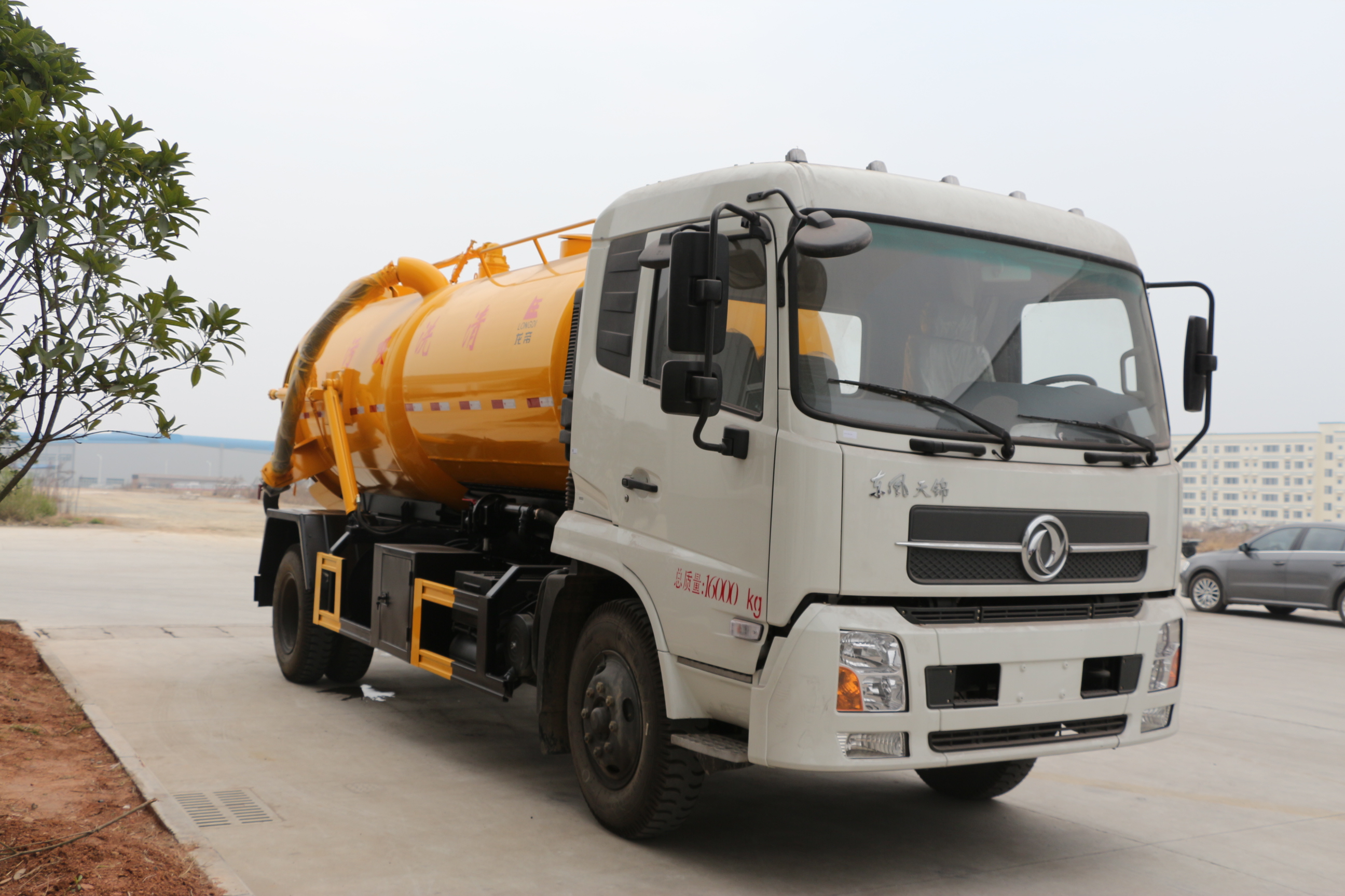 China sewage suction truck
