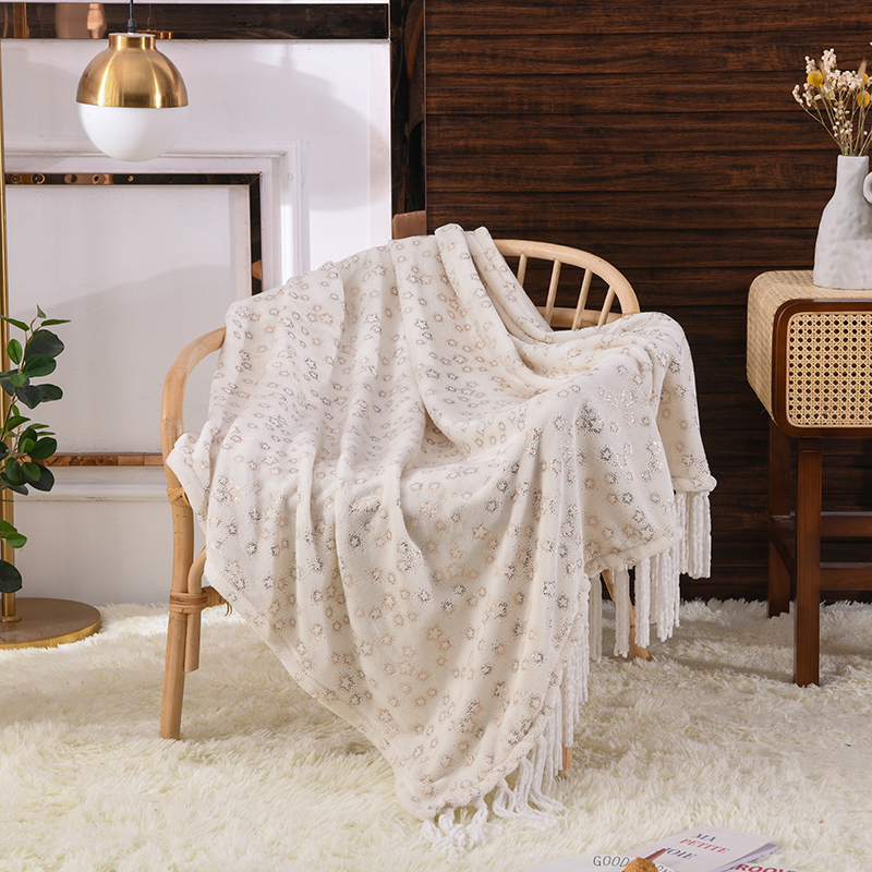 Flannel blanket with tassels