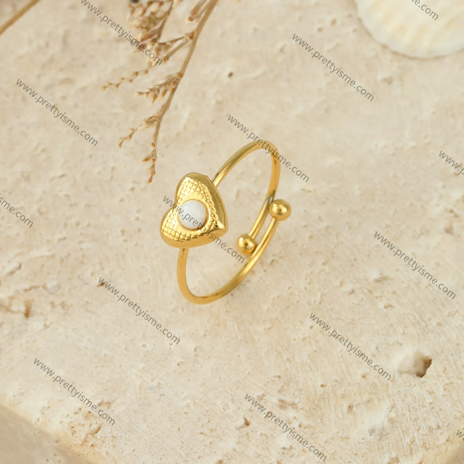 Lovely Stainless Steel Heart Ring in 18k Gold Plated Set with White Stones Open Ring (3).webp