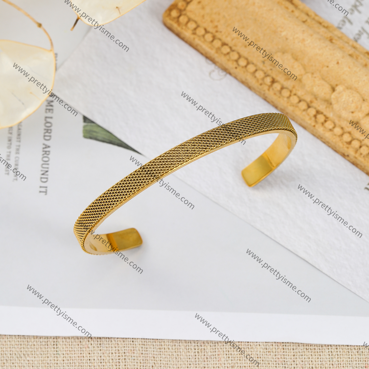 Delicate Interwoven Smooth Gold Stainless Steel Bracelet Waterproof Minimalist Bracelet.webp