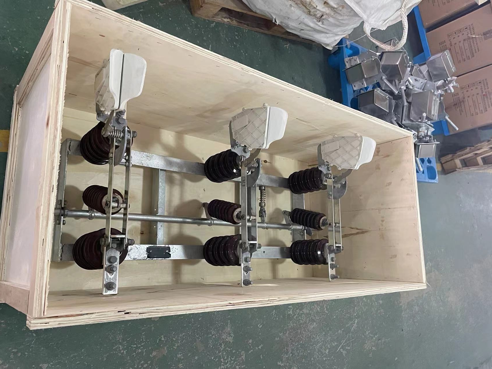 AC high voltage disconnect switch maintenance specifications