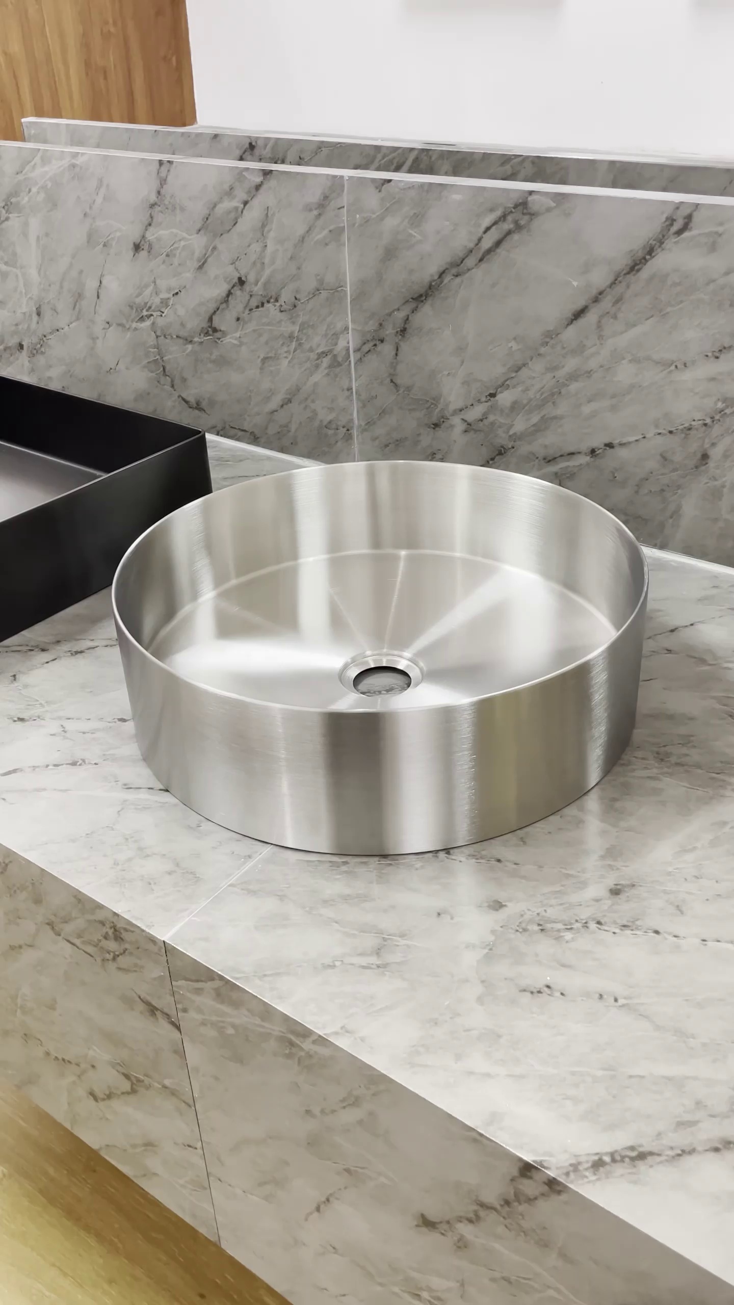 luxury 304 stainless steel handmade counter Basin round design brushed
