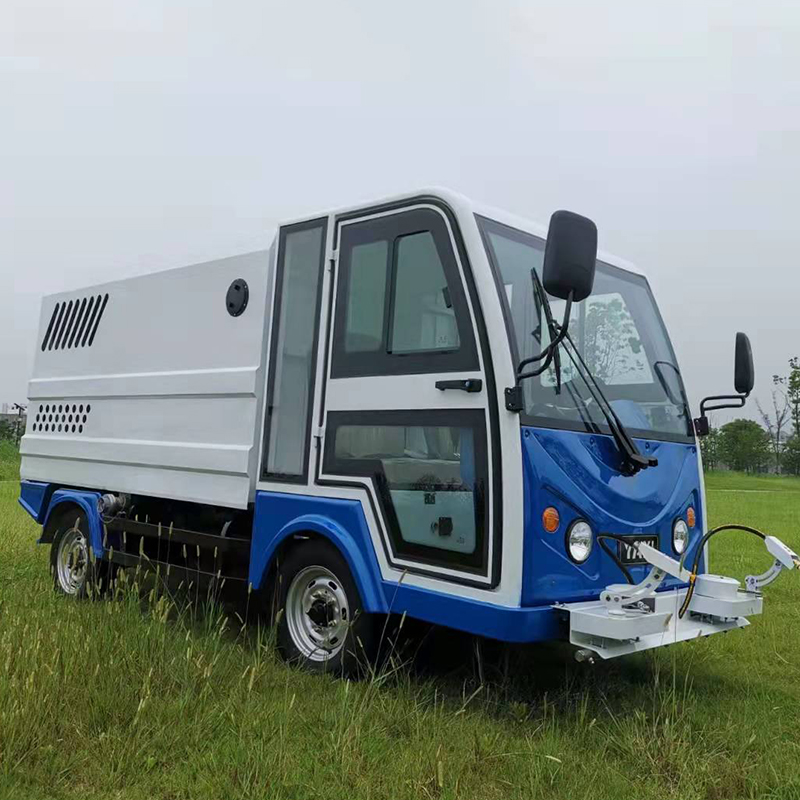 Four-wheel pure electric high-pressure cleaning vehicle