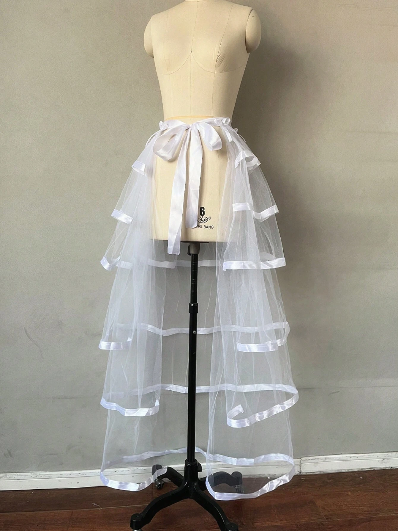 1pc Bridal White Ribbon Tie Detachable Long Skirt